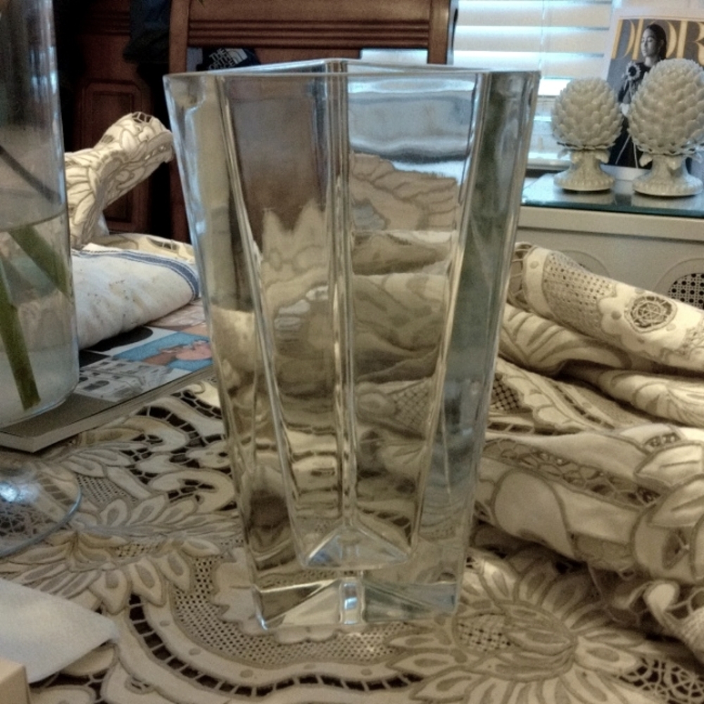 New! ORREFORS SWEDEN CRYSTAL TRIANGLE VASE CLEAR RARE ITEM NEW  8 5/8" TALL ￼